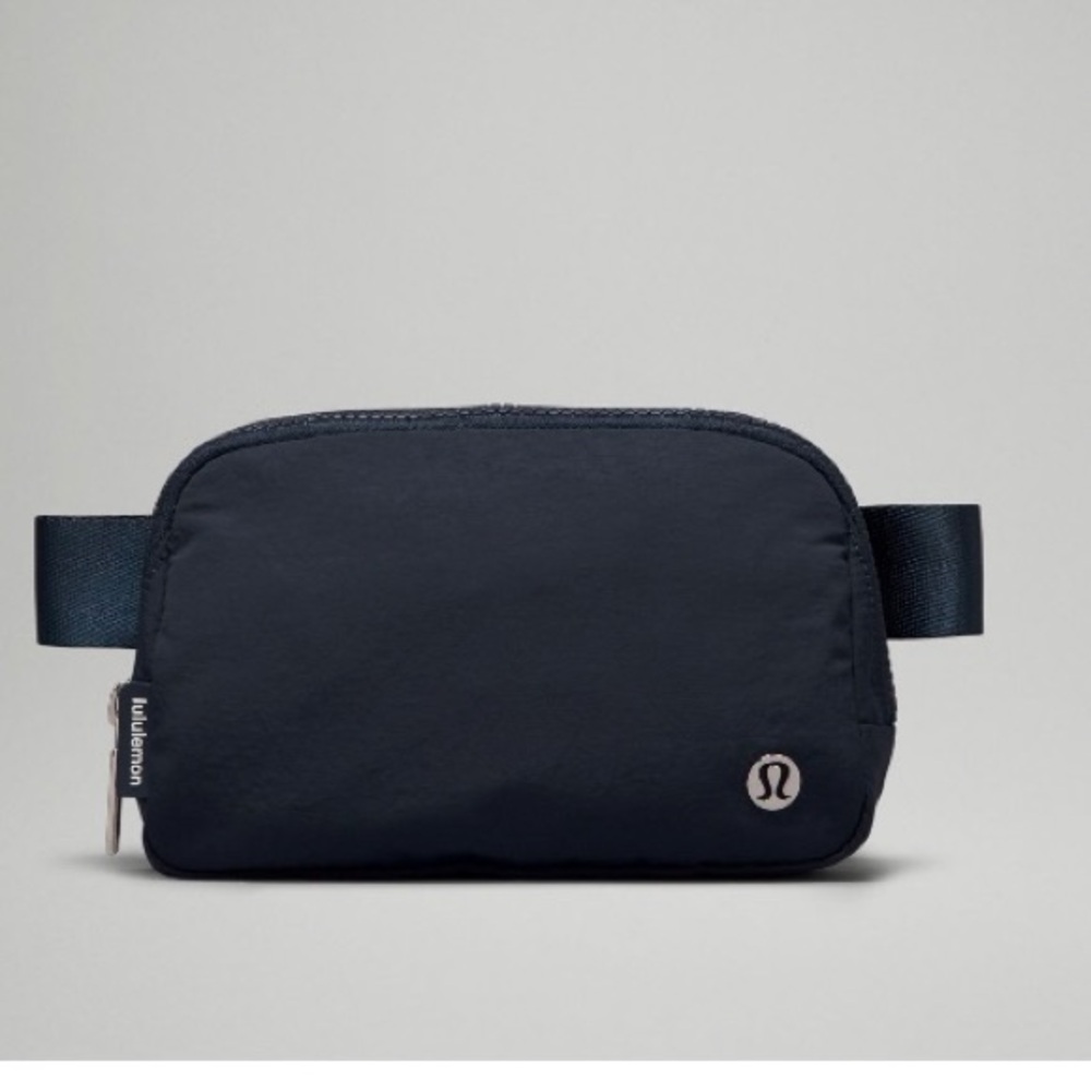 Everywhere belt bag 1L